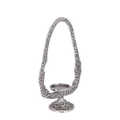 Yindee Gun Metal Casted Alu Oval Candle Holder L van PTMD, tweede aanzicht van de kandelaar op witte achtergrond