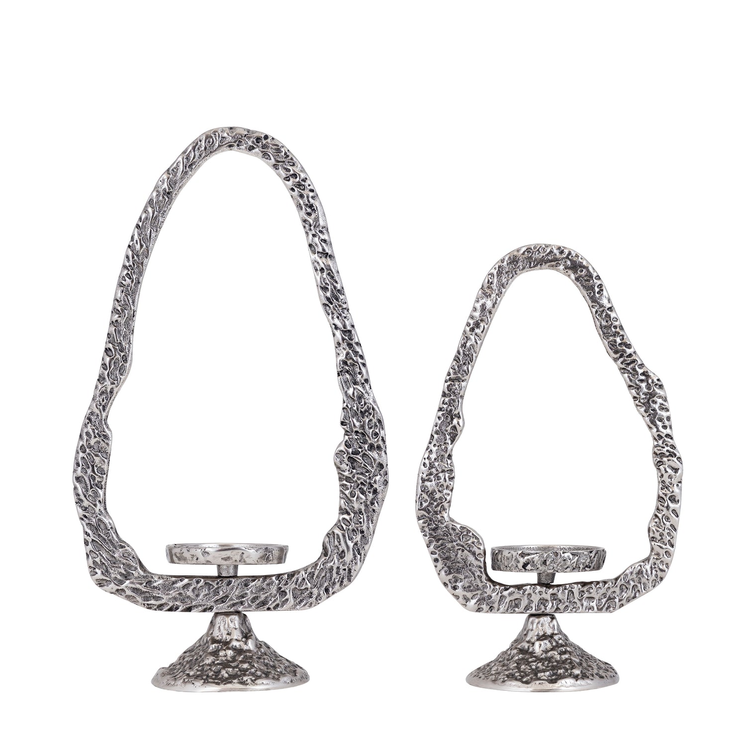 Yindee Gun Metal Casted Alu Oval Candle Holder L van PTMD, detail van de gunmetal afwerking