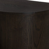 Detail van het eikenhout fineer van het zwevend tv-meubel Novero espresso