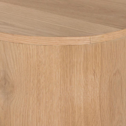 Detail van het eikenhout fineer van het zwevend tv-meubel Novero naturel